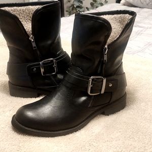 City classified Black Moto boots